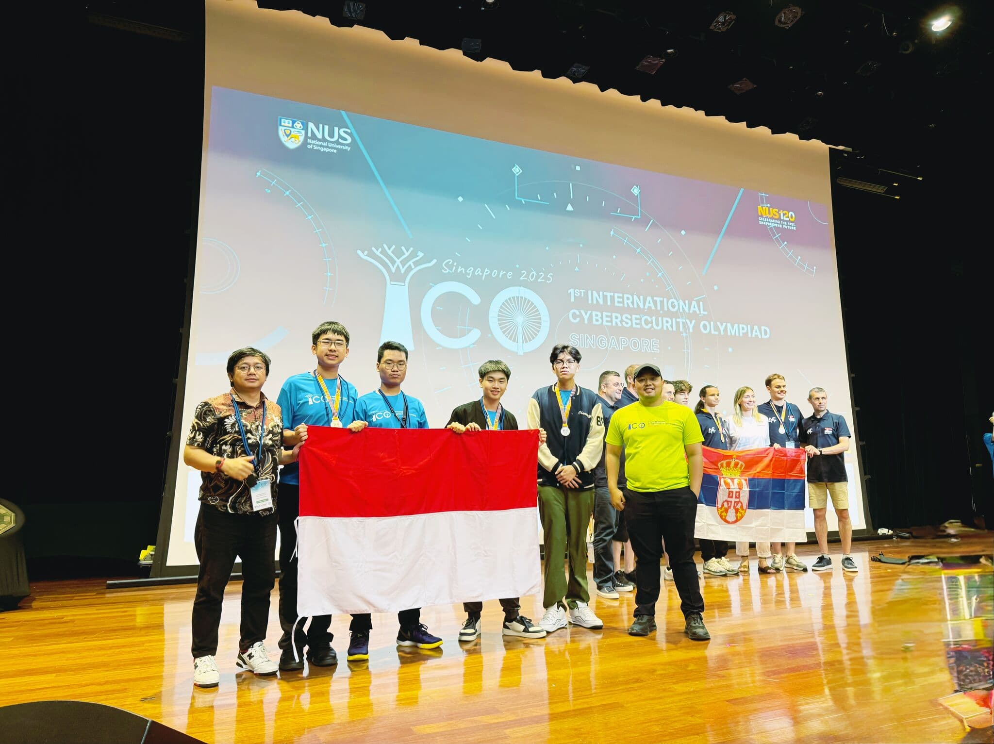 Tim Indonesia di ICO 2025 NUS Singapore